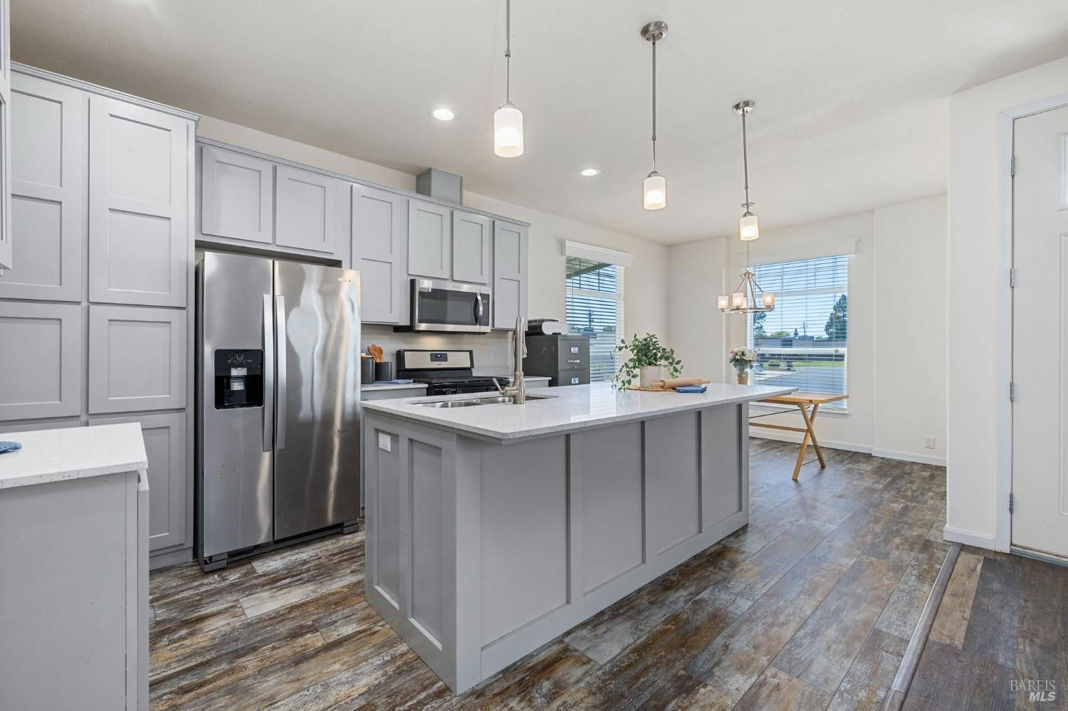 Detail Gallery Image 6 of 20 For 3116 Loretta Way, Santa Rosa,  CA 95403 - 3 Beds | 2 Baths