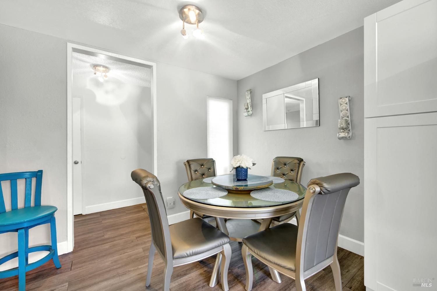 Detail Gallery Image 20 of 60 For 1199 Creekside Dr, Vacaville,  CA 95687 - 4 Beds | 2 Baths
