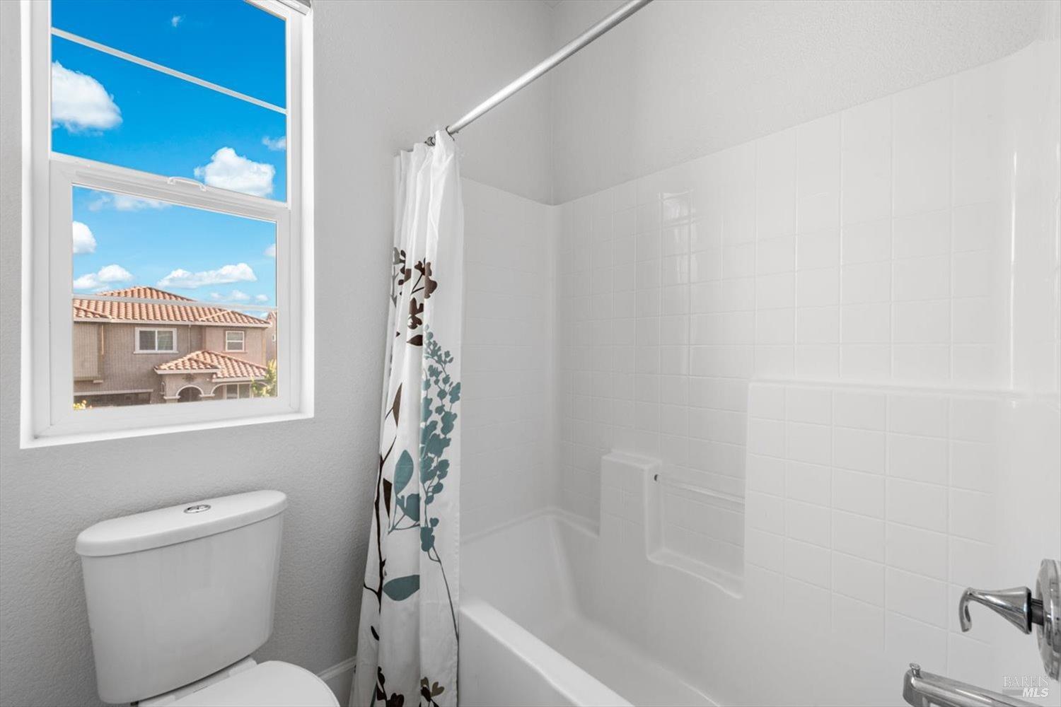 Detail Gallery Image 34 of 44 For 131 Kodiak Dr, Vacaville,  CA 95687 - 4 Beds | 3 Baths
