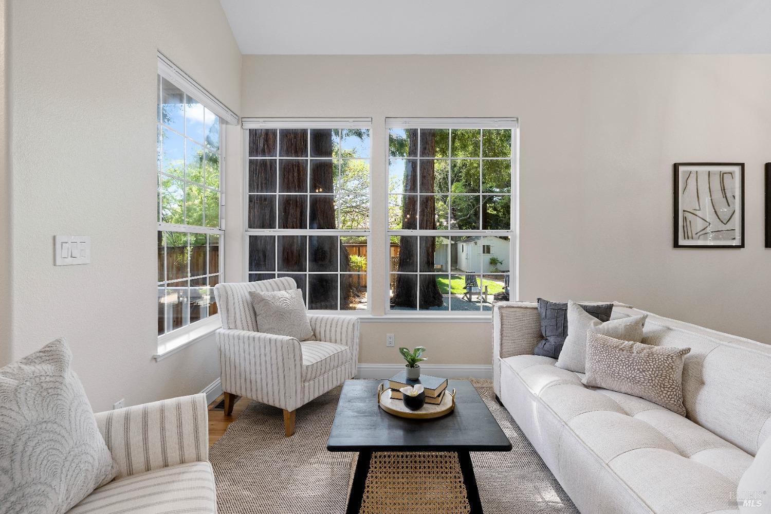 Detail Gallery Image 14 of 75 For 14 Ceriani Ct, Napa,  CA 94558 - 3 Beds | 2/1 Baths