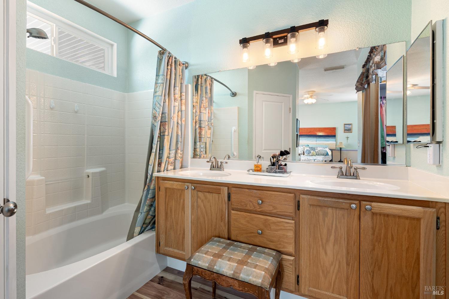Detail Gallery Image 20 of 36 For 937 Pearwood Ct, Vacaville,  CA 95687 - 3 Beds | 2 Baths