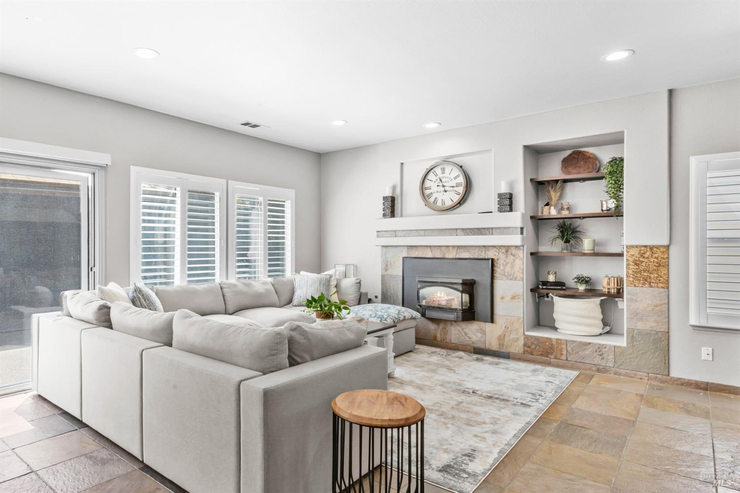 Detail Gallery Image 20 of 55 For 319 Birchwood Ct, Vacaville,  CA 95688 - 4 Beds | 2/1 Baths