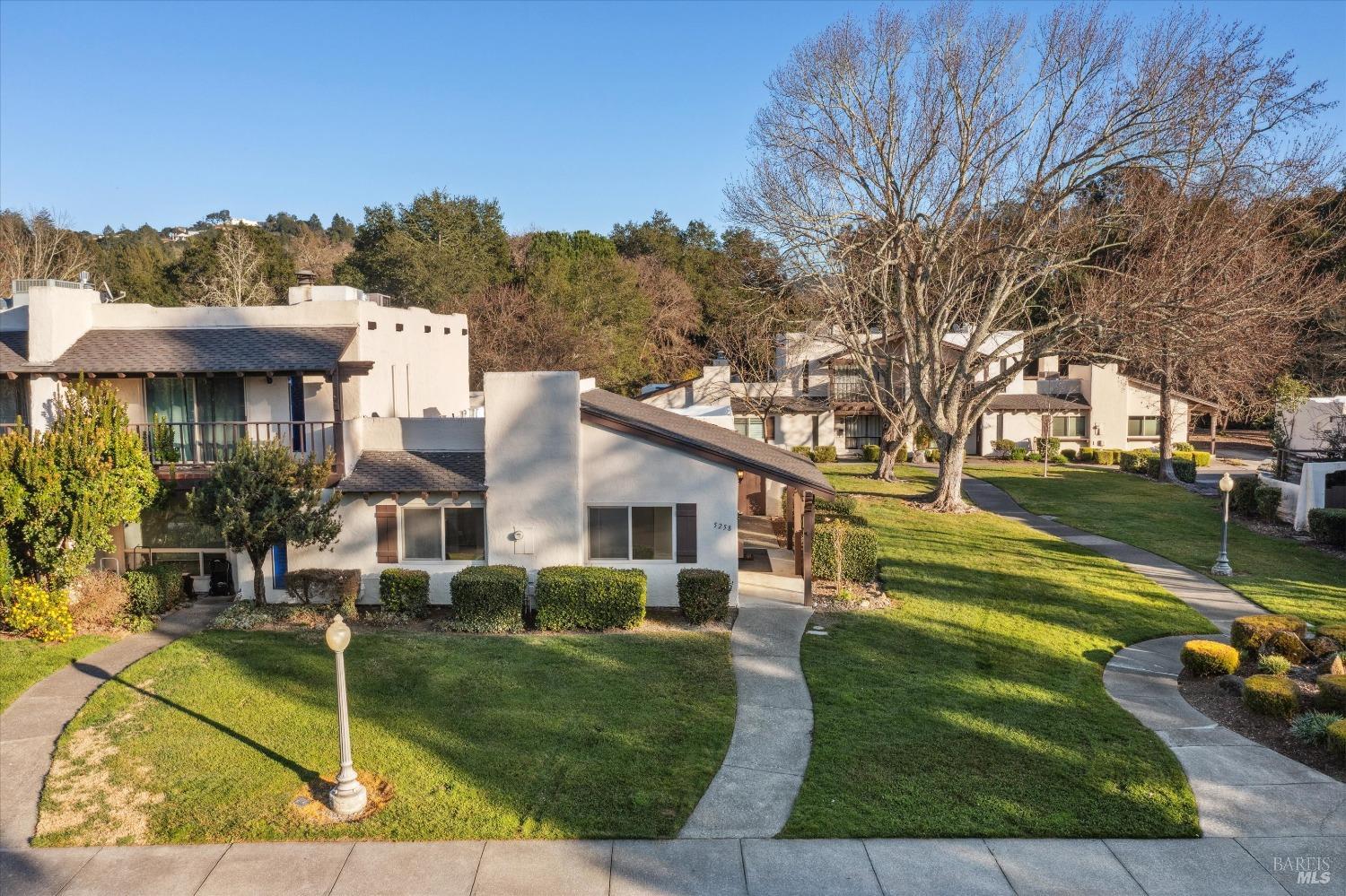 Detail Gallery Image 25 of 28 For 5258 El Mercado Pkwy, Santa Rosa,  CA 95403 - 2 Beds | 2 Baths