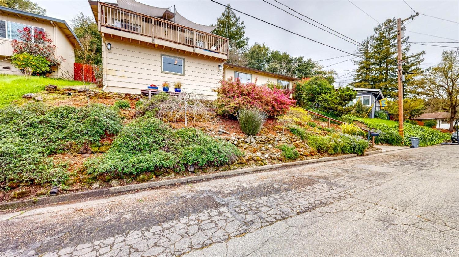 Detail Gallery Image 42 of 62 For 2061 Woodside Dr, Santa Rosa,  CA 95404 - 3 Beds | 2 Baths