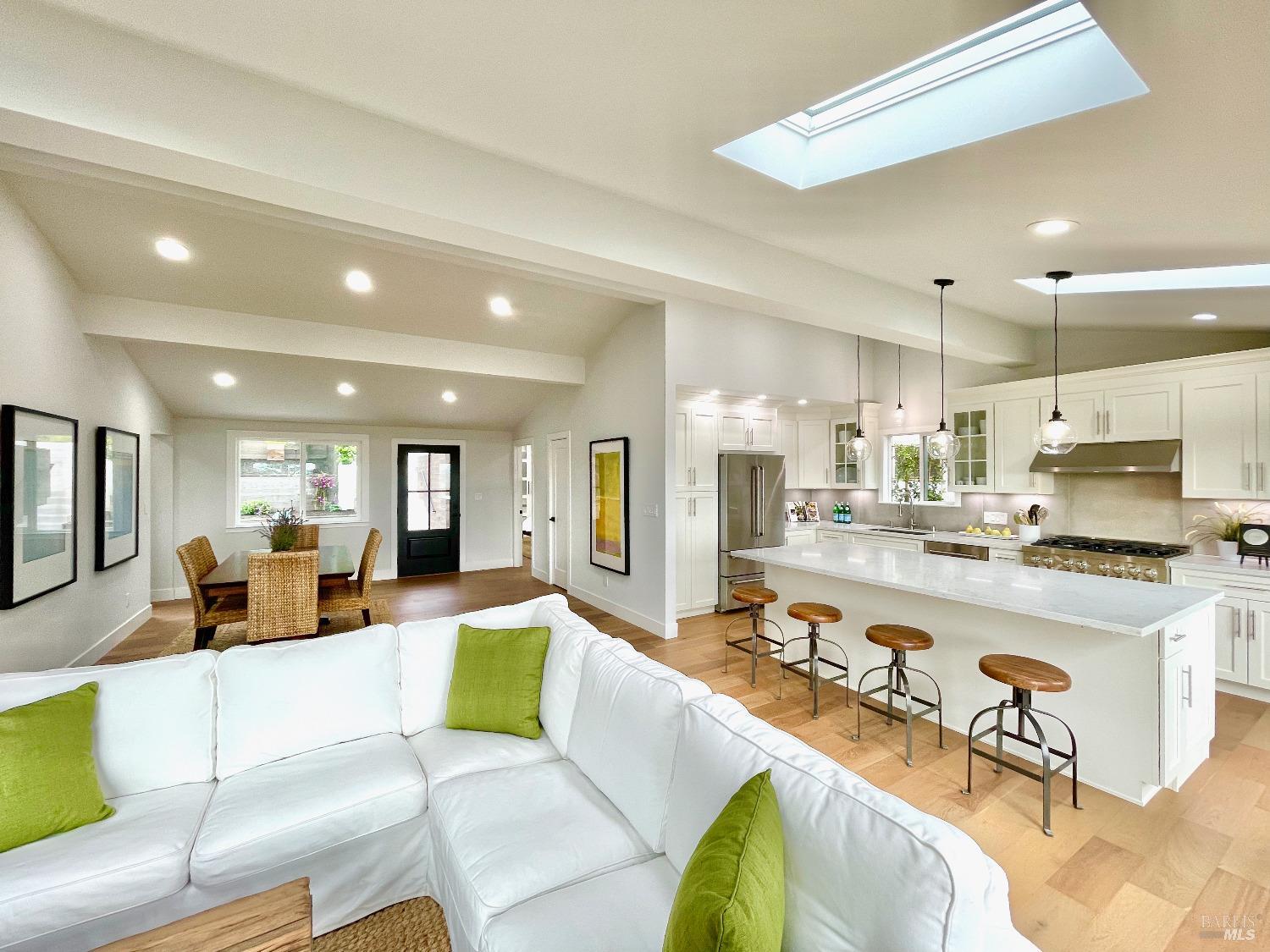 Detail Gallery Image 18 of 66 For 39 Midway Ave, Mill Valley,  CA 94941 - 5 Beds | 3 Baths