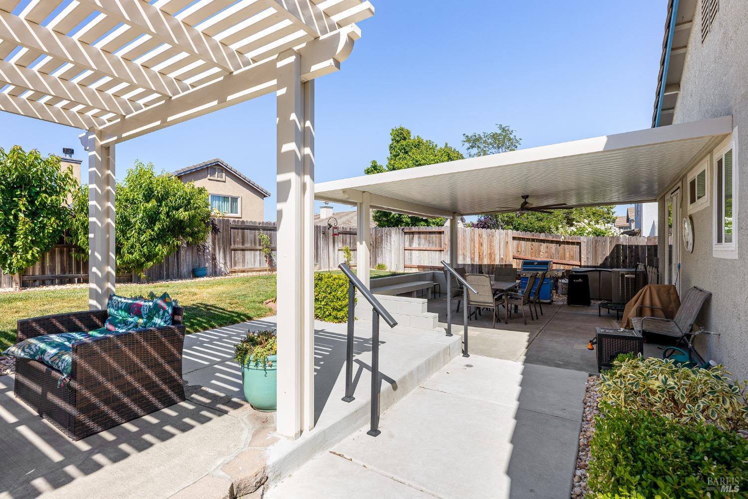 Detail Gallery Image 31 of 36 For 937 Pearwood Ct, Vacaville,  CA 95687 - 3 Beds | 2 Baths