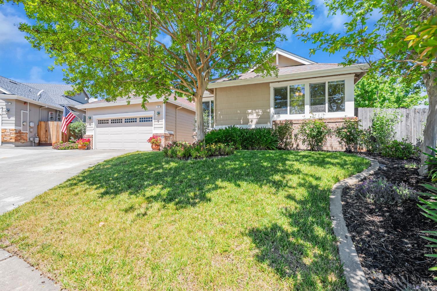 Detail Gallery Image 3 of 55 For 112 Syrah Ct, Cloverdale,  CA 95425 - 3 Beds | 2 Baths