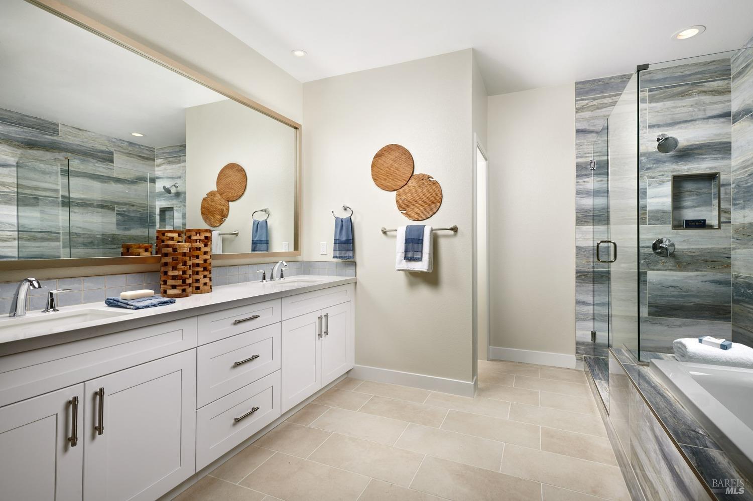 Detail Gallery Image 3 of 3 For 2928 Liscum St, Santa Rosa,  CA 95407 - 3 Beds | 2/1 Baths