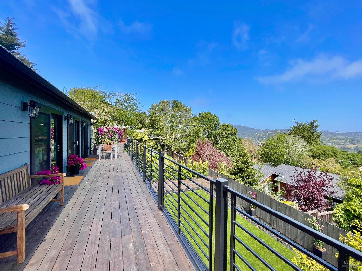 Detail Gallery Image 15 of 66 For 39 Midway Ave, Mill Valley,  CA 94941 - 5 Beds | 3 Baths