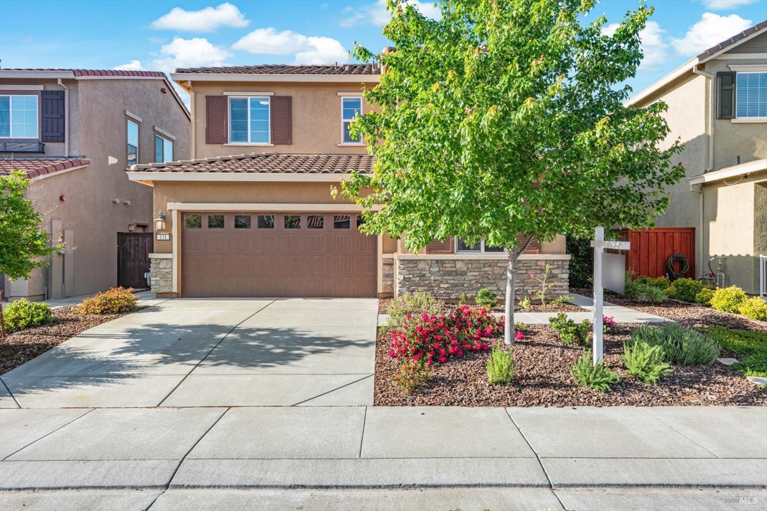 Detail Gallery Image 3 of 44 For 131 Kodiak Dr, Vacaville,  CA 95687 - 4 Beds | 3 Baths
