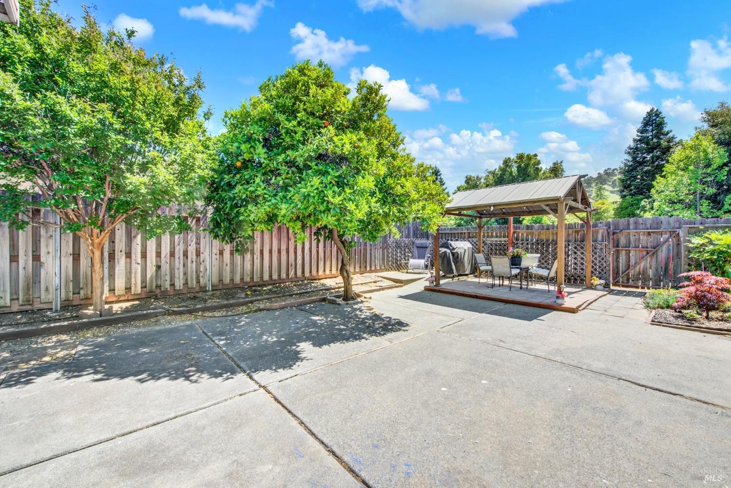 Detail Gallery Image 49 of 60 For 1199 Creekside Dr, Vacaville,  CA 95687 - 4 Beds | 2 Baths