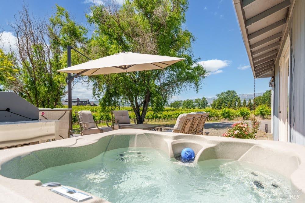 Detail Gallery Image 13 of 82 For 725 Lytton Station Rd, Healdsburg,  CA 95448 - 7 Beds | 5 Baths