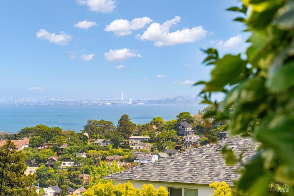 Detail Gallery Image 86 of 98 For 33 Wray Ave, Sausalito,  CA 94965 - 3 Beds | 2 Baths