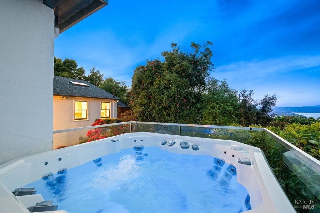 Detail Gallery Image 36 of 98 For 33 Wray Ave, Sausalito,  CA 94965 - 3 Beds | 2 Baths