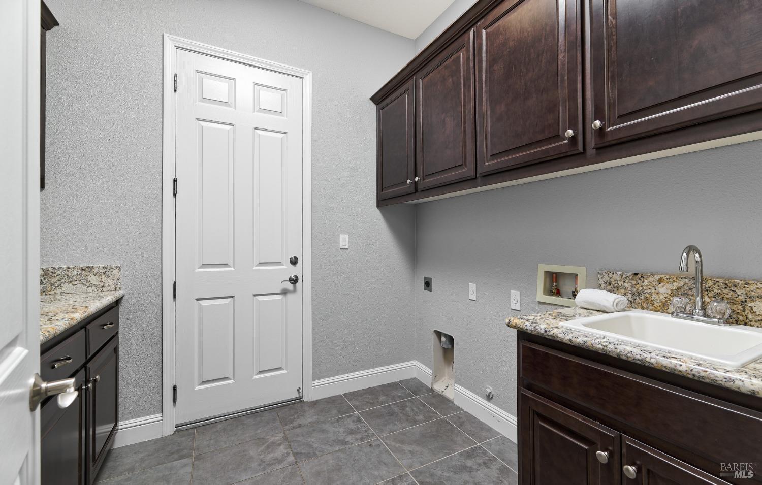 Detail Gallery Image 28 of 43 For 339 Desert Forest Ct, Rio Vista,  CA 94571 - 3 Beds | 3 Baths