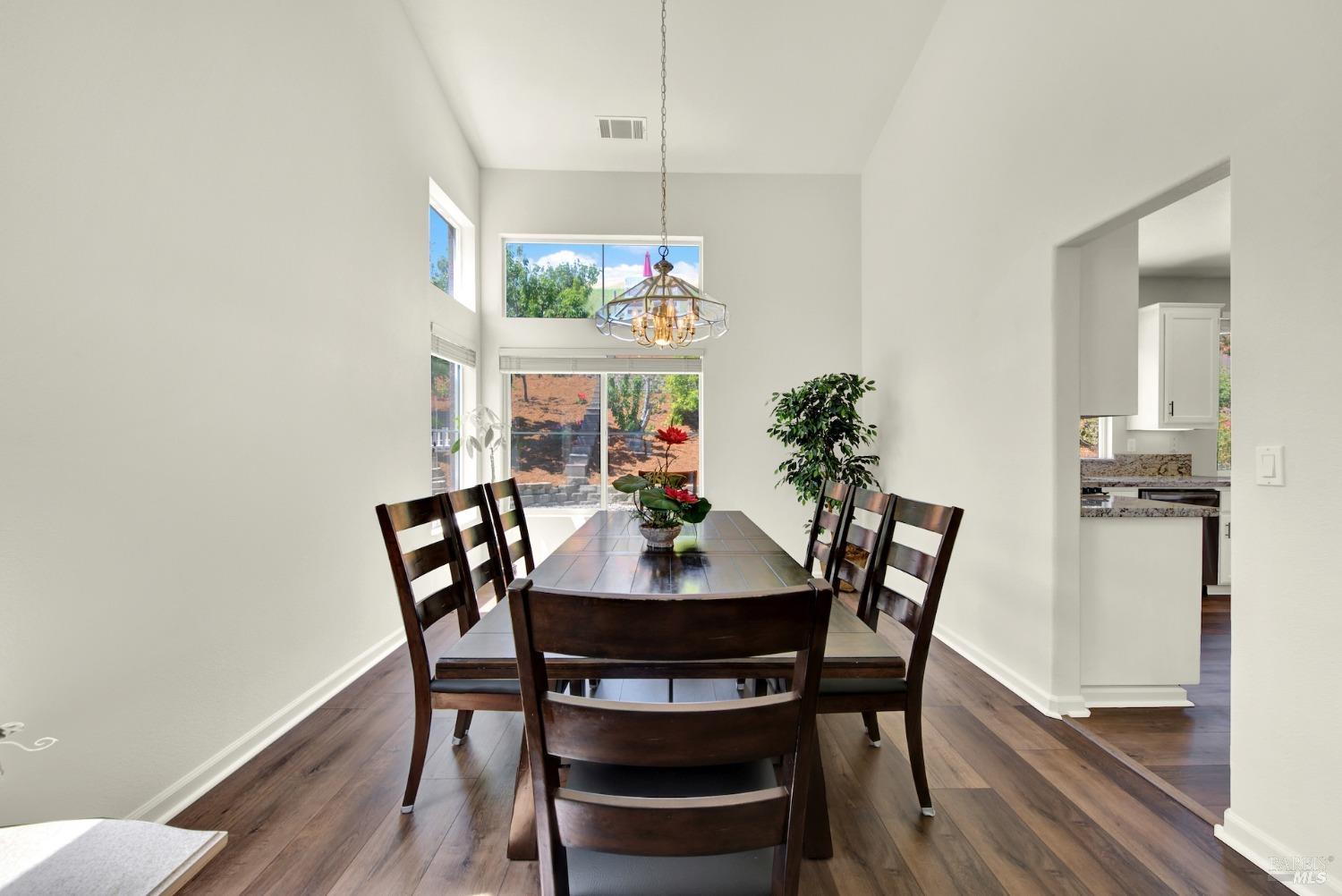 Detail Gallery Image 7 of 67 For 1917 Rollingwood Dr, Fairfield,  CA 94534 - 4 Beds | 2/1 Baths
