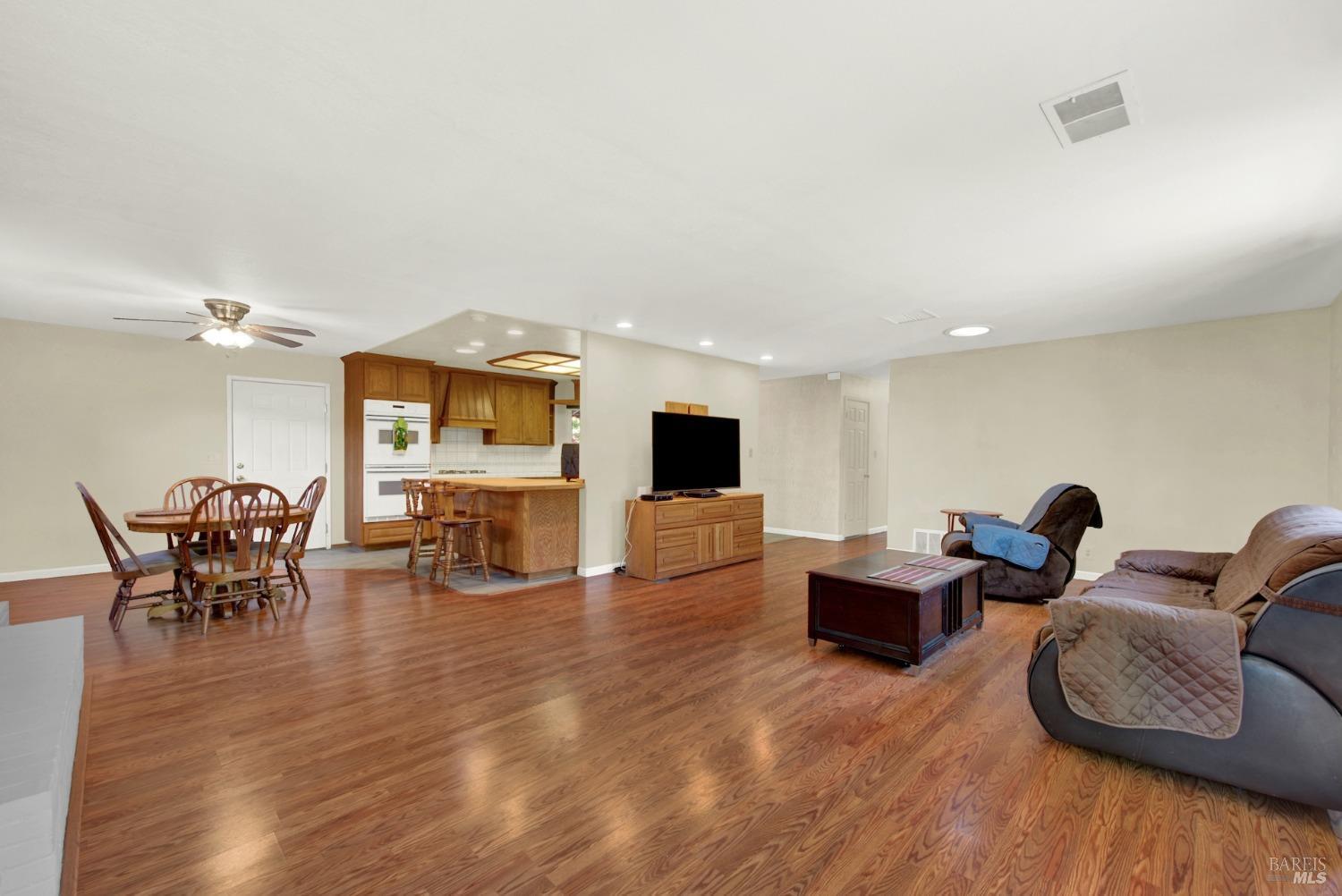 Detail Gallery Image 14 of 37 For 519 Westwood Ct, Vacaville,  CA 95688 - 3 Beds | 2 Baths