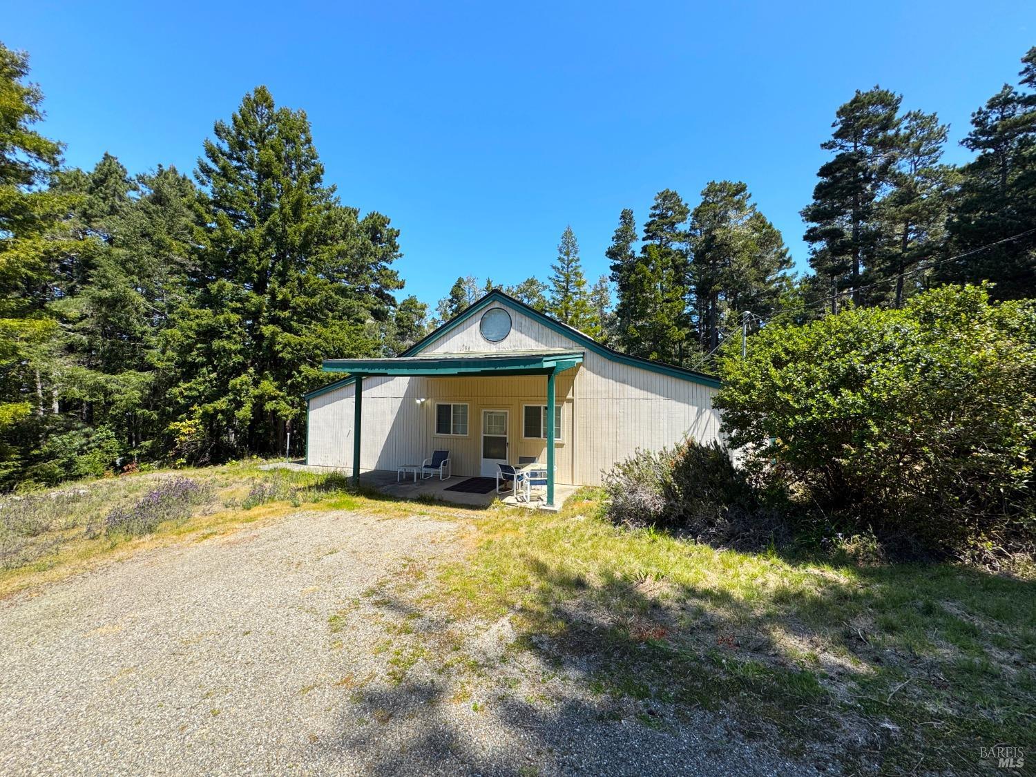 Detail Gallery Image 19 of 28 For 24680 Ten Mile Rd, Point Arena,  CA 95468 - 3 Beds | 2 Baths