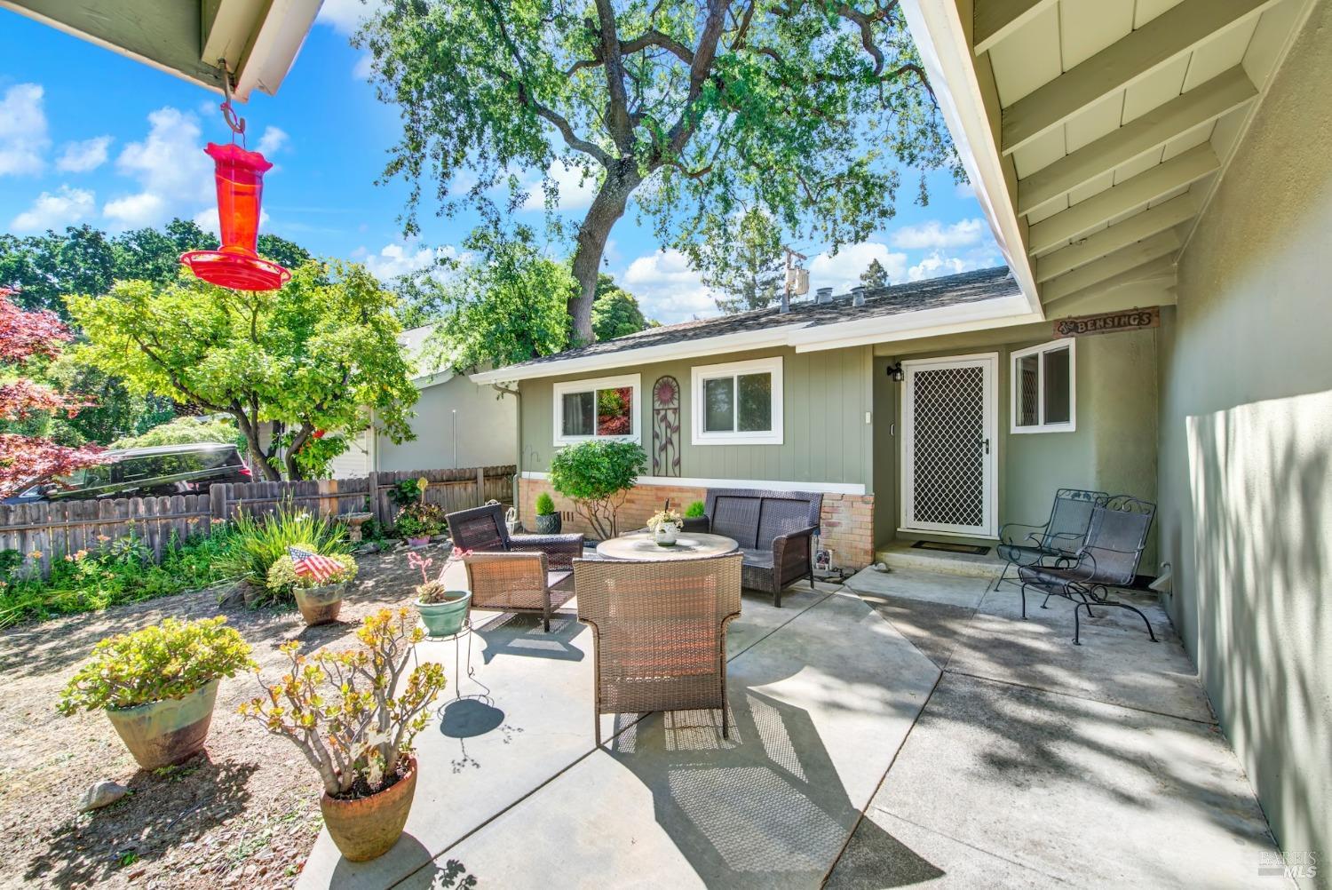 Detail Gallery Image 6 of 37 For 519 Westwood Ct, Vacaville,  CA 95688 - 3 Beds | 2 Baths