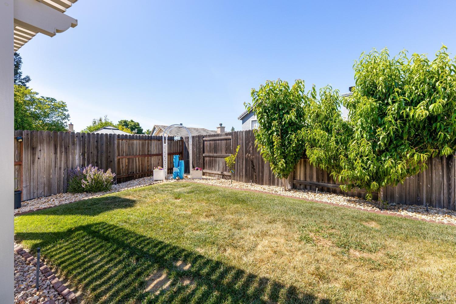 Detail Gallery Image 34 of 36 For 937 Pearwood Ct, Vacaville,  CA 95687 - 3 Beds | 2 Baths