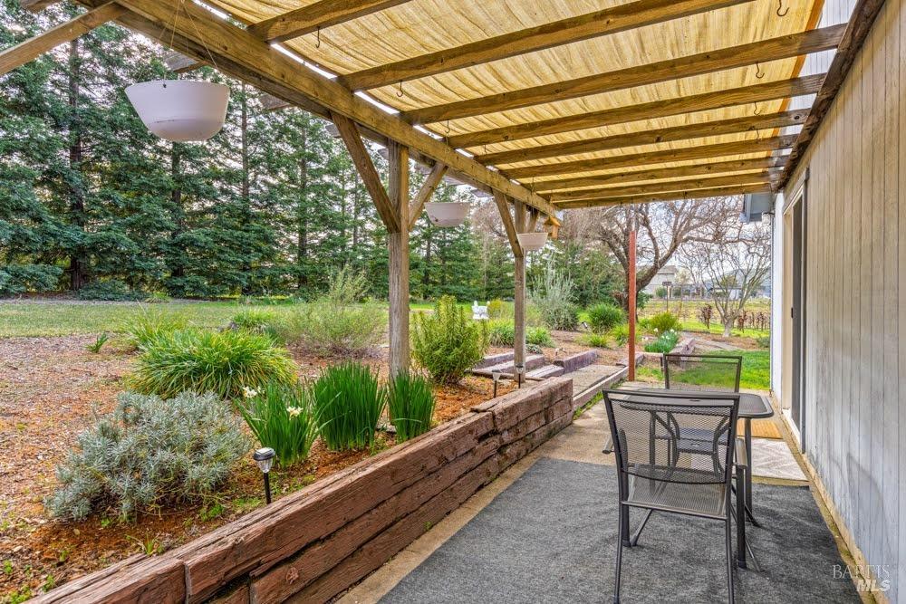 Detail Gallery Image 65 of 82 For 725 Lytton Station Rd, Healdsburg,  CA 95448 - 7 Beds | 5 Baths