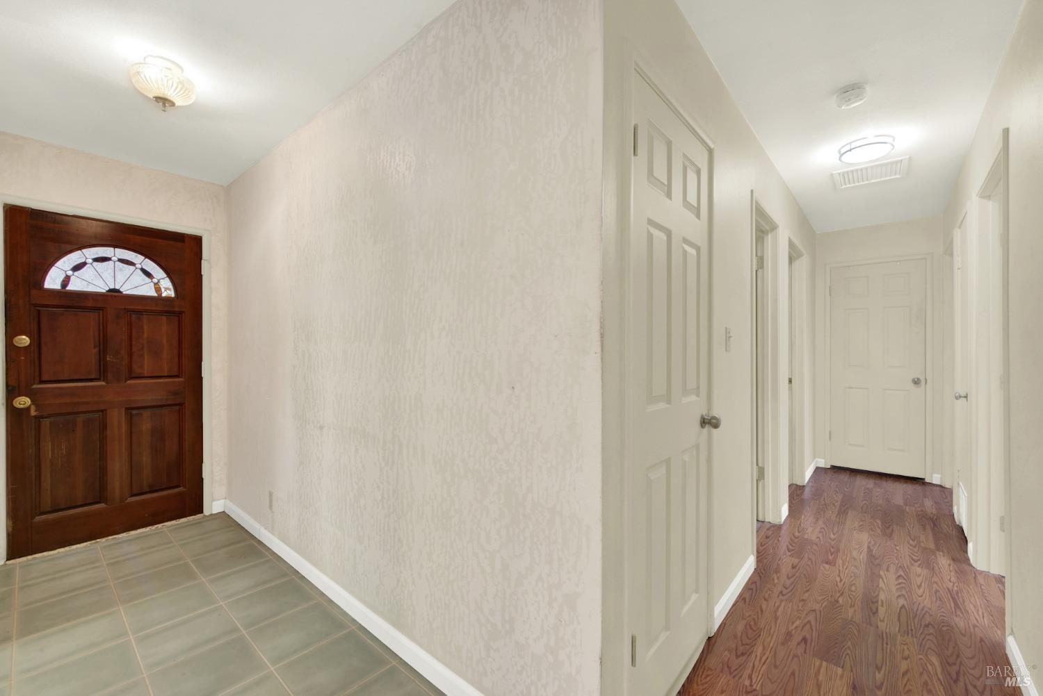 Detail Gallery Image 8 of 37 For 519 Westwood Ct, Vacaville,  CA 95688 - 3 Beds | 2 Baths
