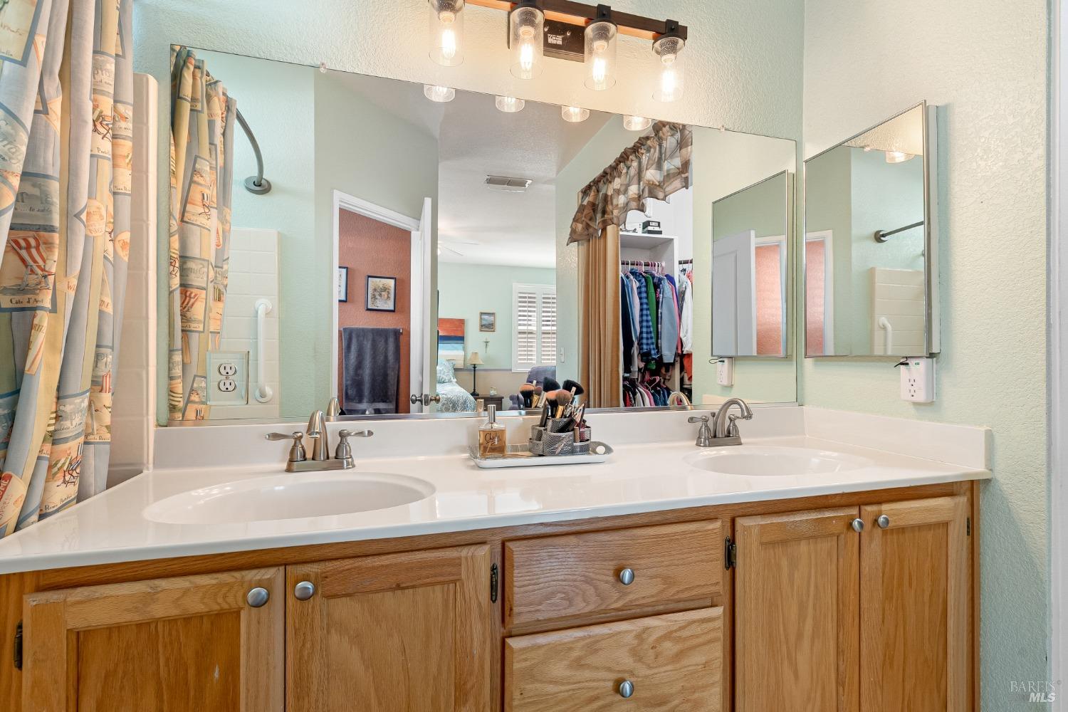 Detail Gallery Image 22 of 36 For 937 Pearwood Ct, Vacaville,  CA 95687 - 3 Beds | 2 Baths