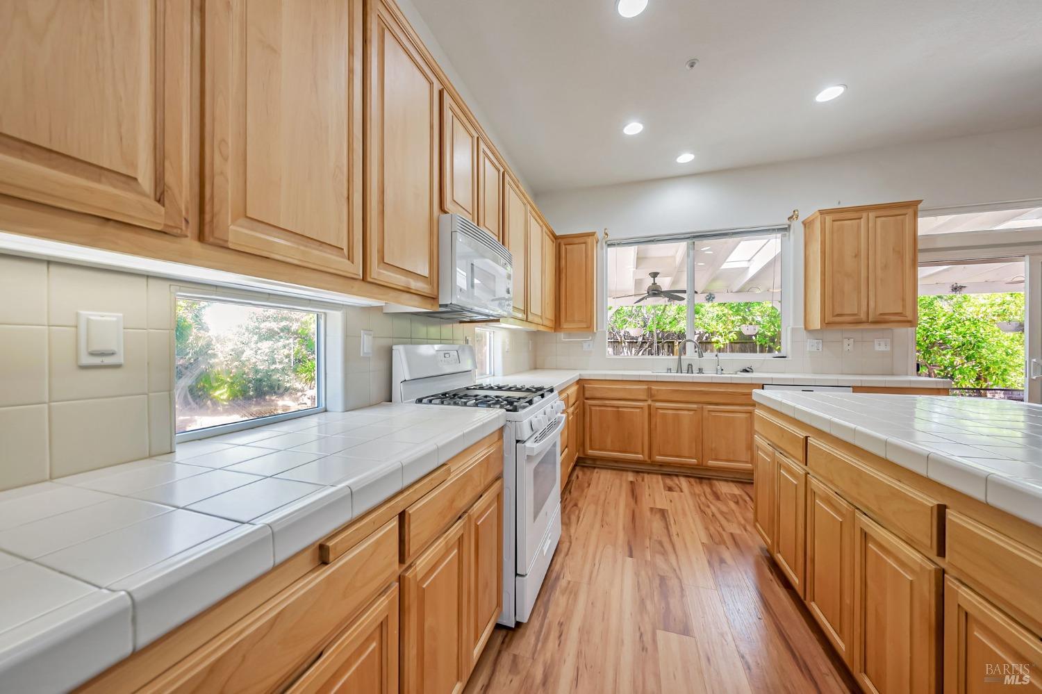 Detail Gallery Image 15 of 55 For 112 Syrah Ct, Cloverdale,  CA 95425 - 3 Beds | 2 Baths