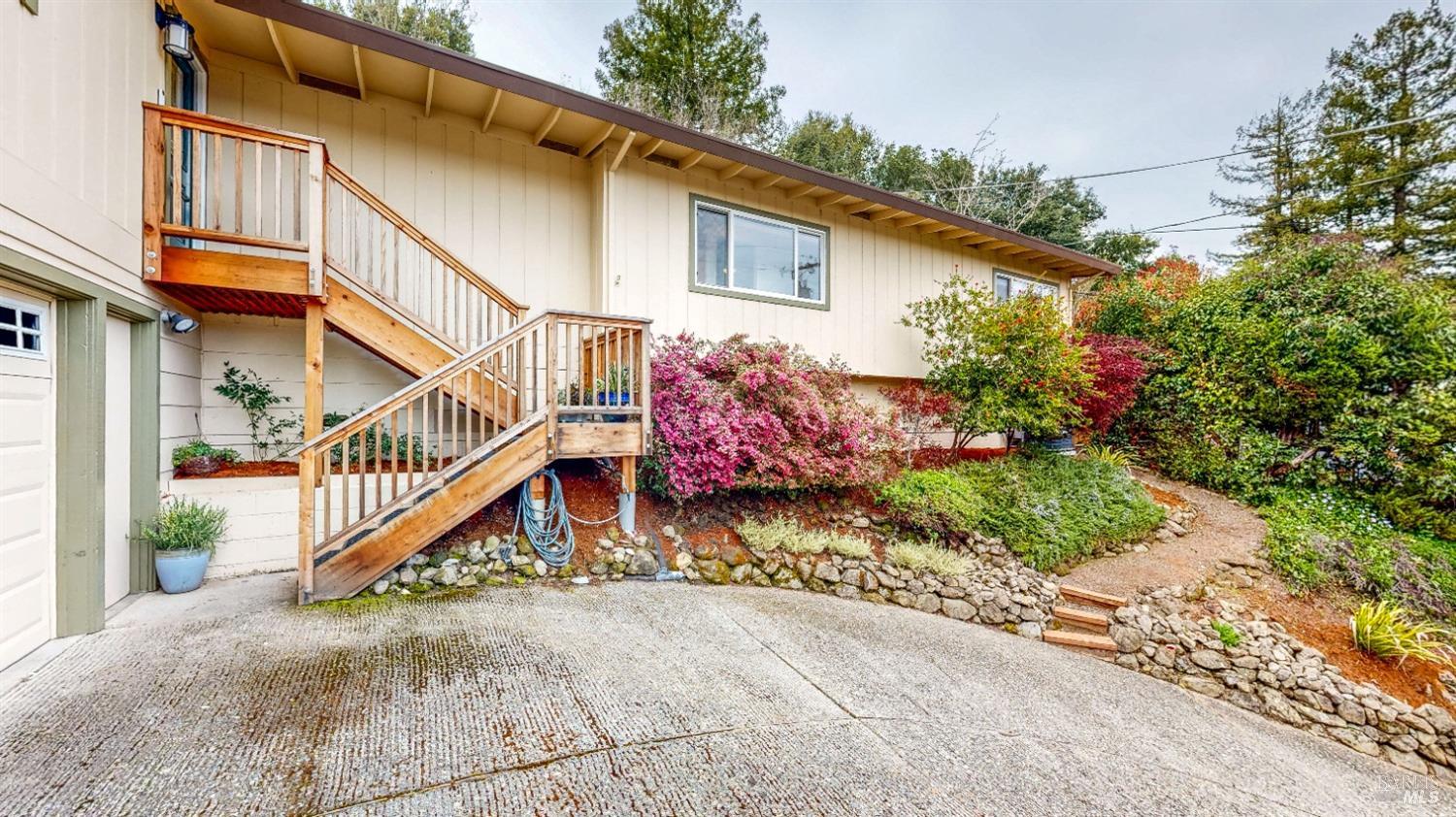 Detail Gallery Image 43 of 62 For 2061 Woodside Dr, Santa Rosa,  CA 95404 - 3 Beds | 2 Baths
