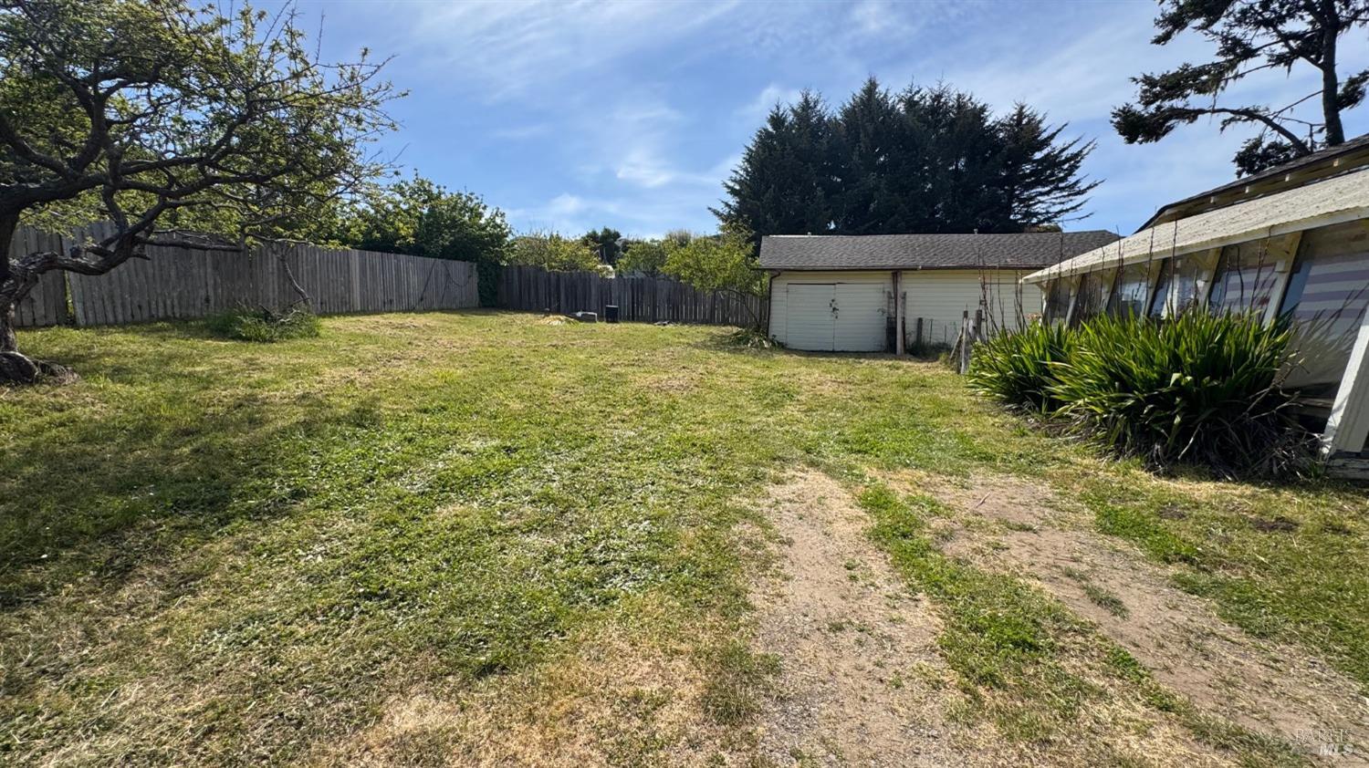 Detail Gallery Image 9 of 33 For 19171 S Harbor Dr, Fort Bragg,  CA 95437 - 2 Beds | 1 Baths