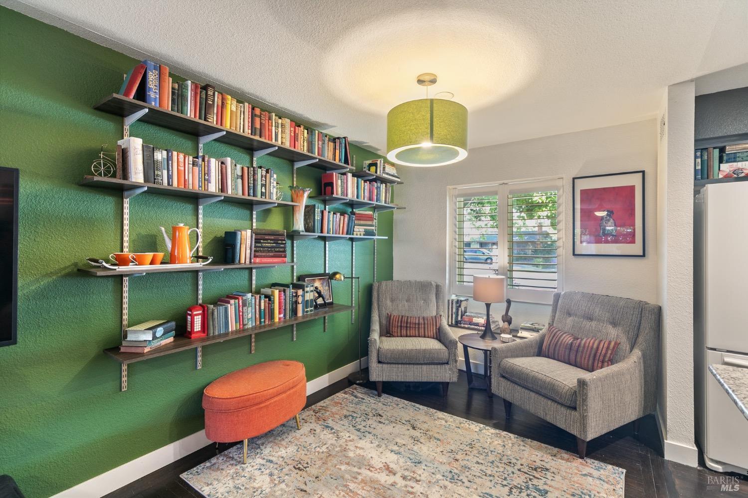 Detail Gallery Image 5 of 38 For 464 Azalea Way, Vacaville,  CA 95688 - 3 Beds | 2 Baths