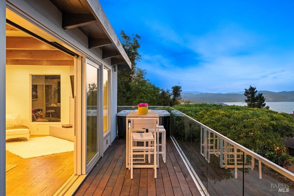 Detail Gallery Image 84 of 98 For 33 Wray Ave, Sausalito,  CA 94965 - 3 Beds | 2 Baths