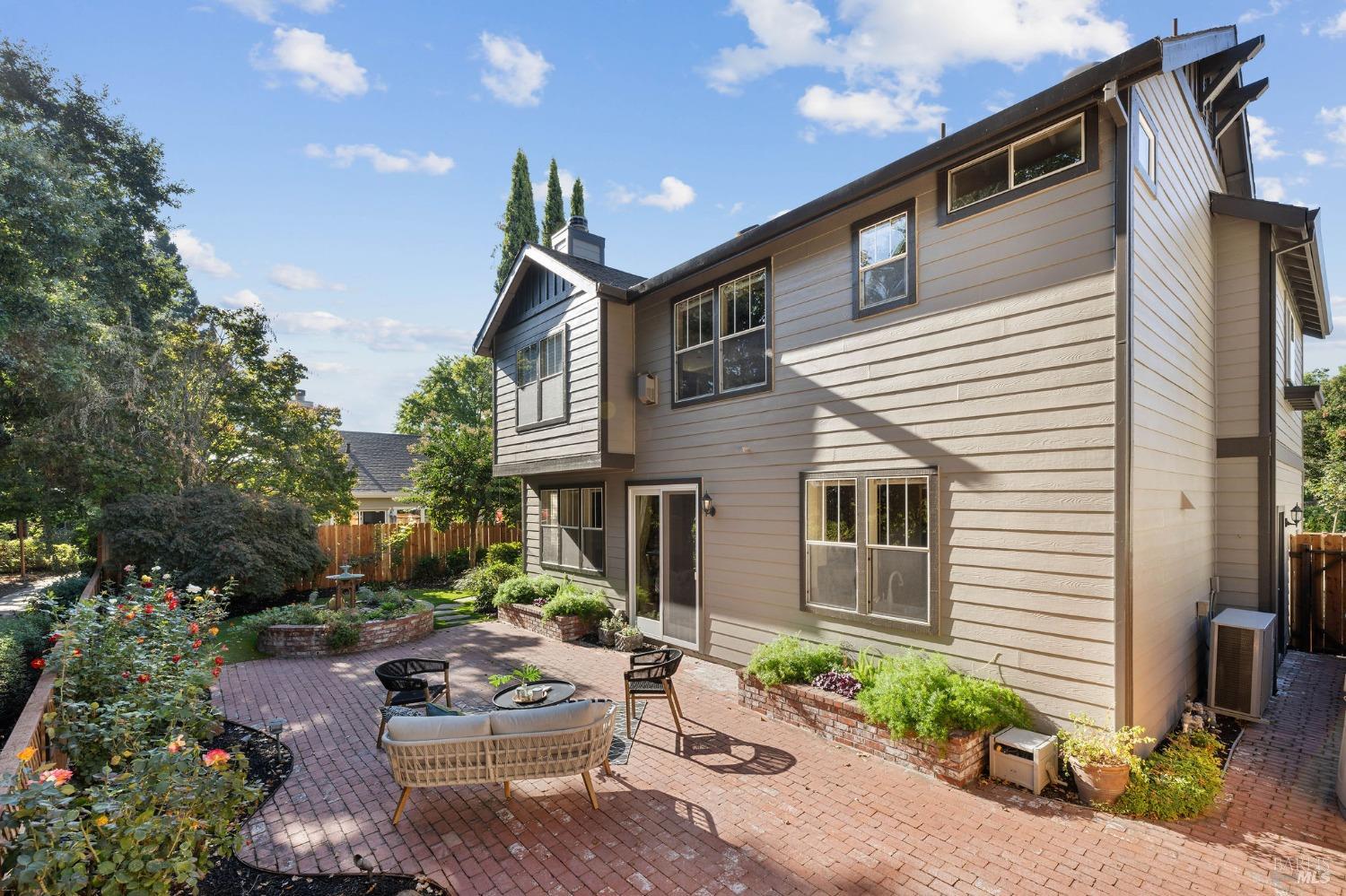 Detail Gallery Image 11 of 54 For 4 Forrester Ln, Yountville,  CA 94599 - 3 Beds | 2/1 Baths