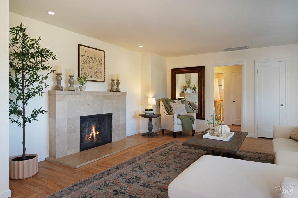 Detail Gallery Image 14 of 49 For 1021 Milk Barn Rd, Healdsburg,  CA 95448 - 3 Beds | 1 Baths