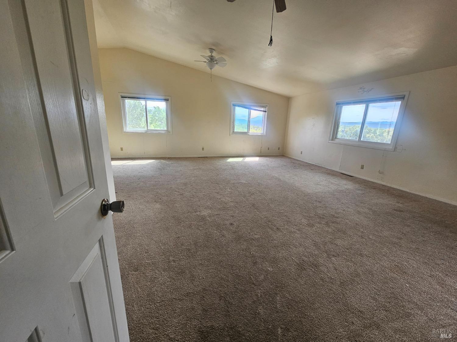 Detail Gallery Image 17 of 55 For 18834 Deer Hill Rd, Hidden Valley Lake,  CA 95467 - 4 Beds | 2/2 Baths