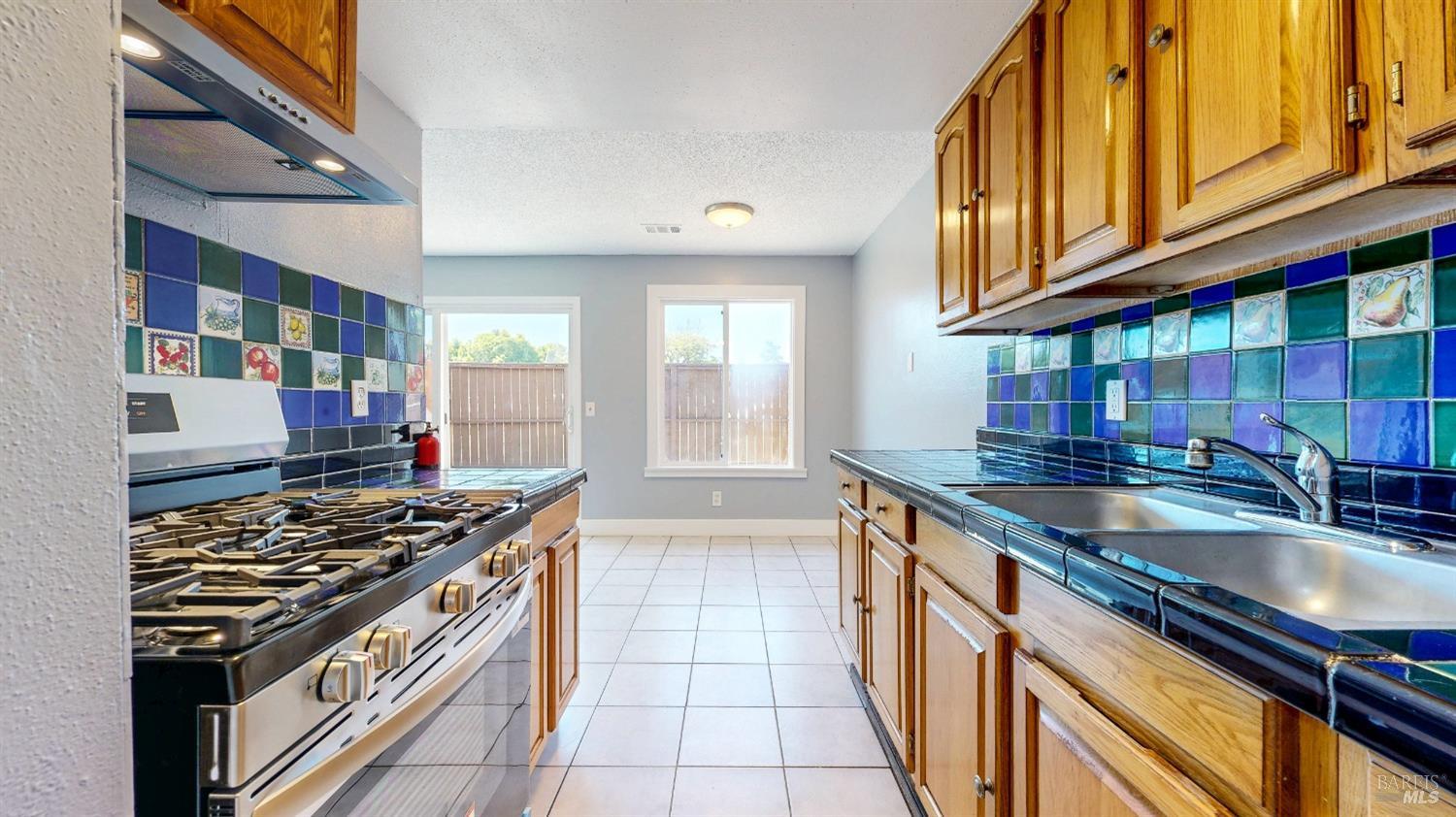 Detail Gallery Image 7 of 25 For 727 Rockwell Pl, Santa Rosa,  CA 95401 - 2 Beds | 1/1 Baths