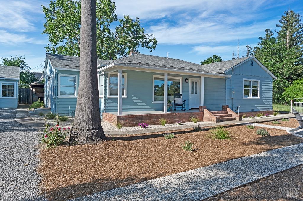 Detail Gallery Image 1 of 49 For 1021 Milk Barn Rd, Healdsburg,  CA 95448 - 3 Beds | 1 Baths