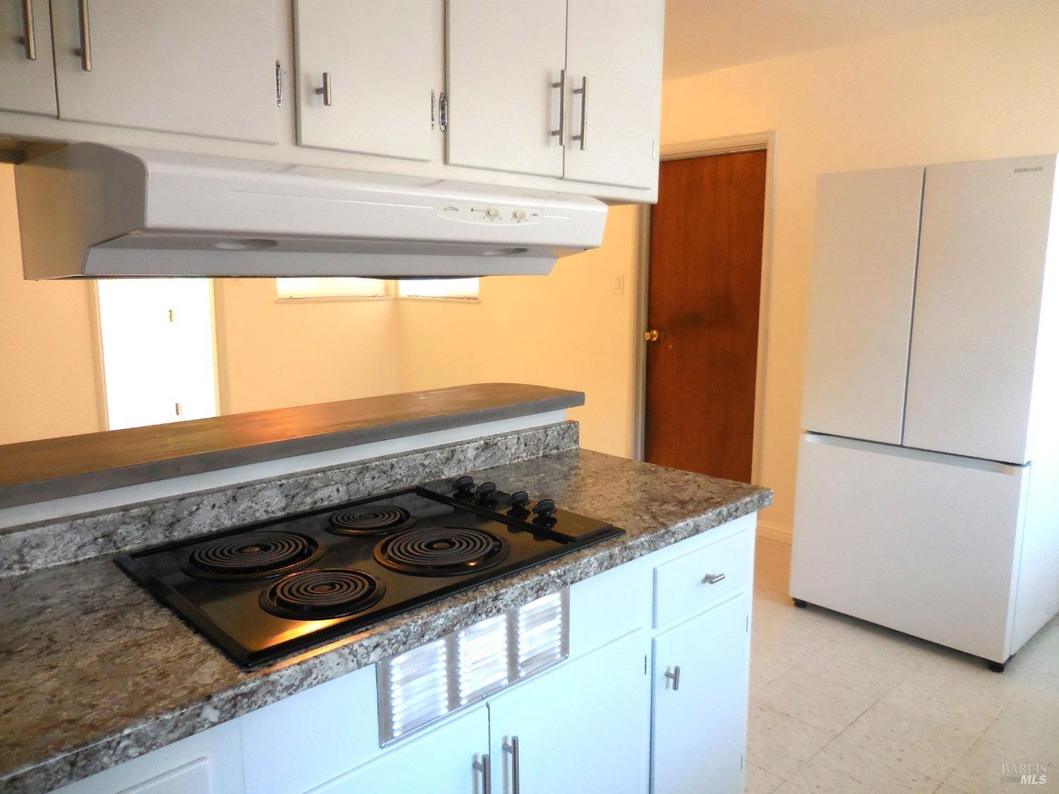 Detail Gallery Image 11 of 29 For 143 Kit Carson Way, Vallejo,  CA 94589 - 4 Beds | 2 Baths