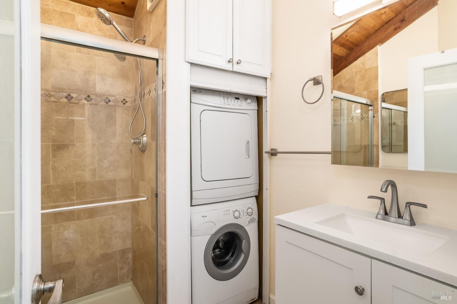Detail Gallery Image 13 of 15 For 2 Gate 6 1/2 Rd, Sausalito,  CA 94965 - 1 Beds | 1 Baths
