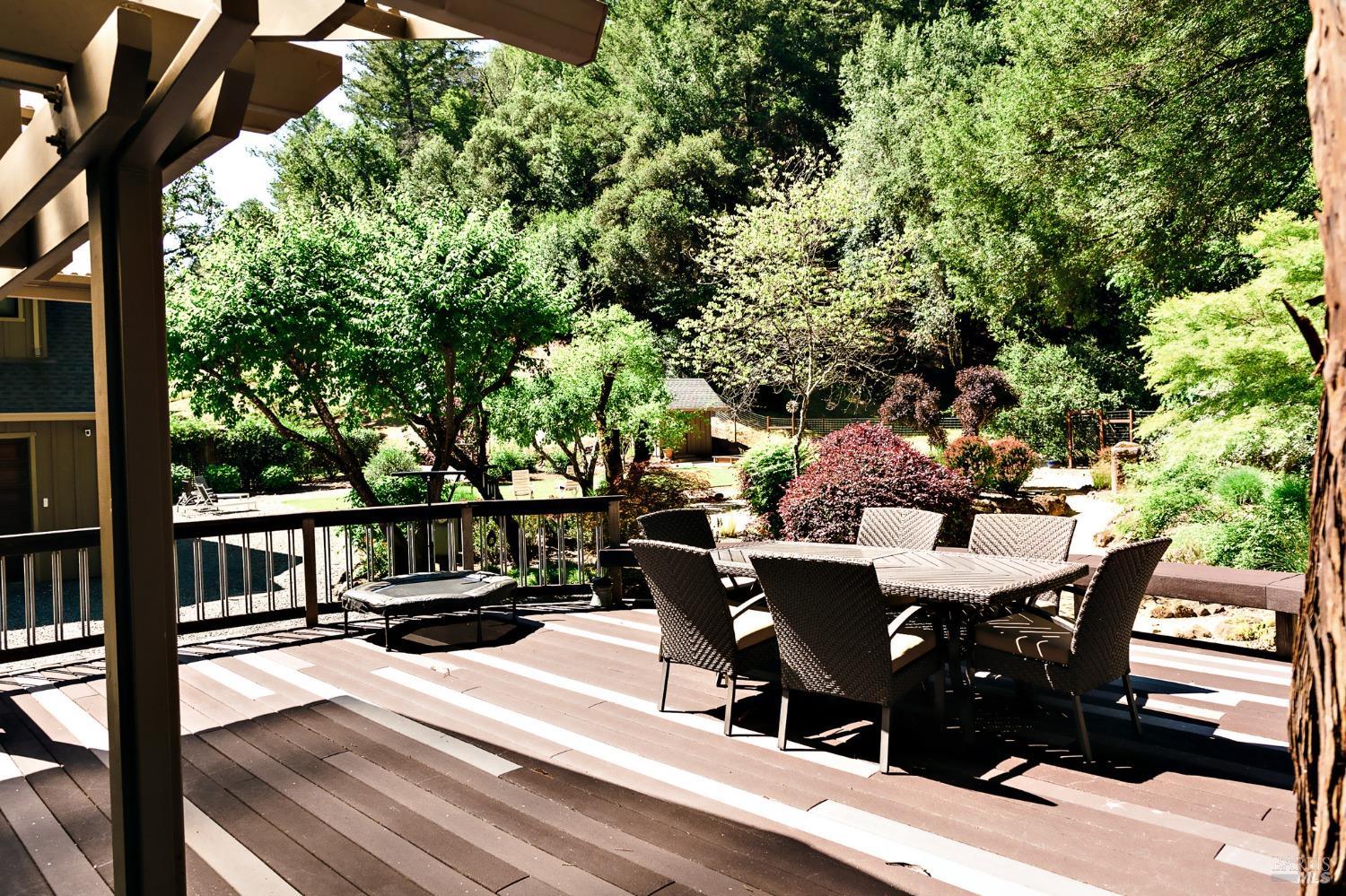 Detail Gallery Image 22 of 46 For 2859 Wallace Creek Rd, Healdsburg,  CA 95448 - 2 Beds | 2 Baths