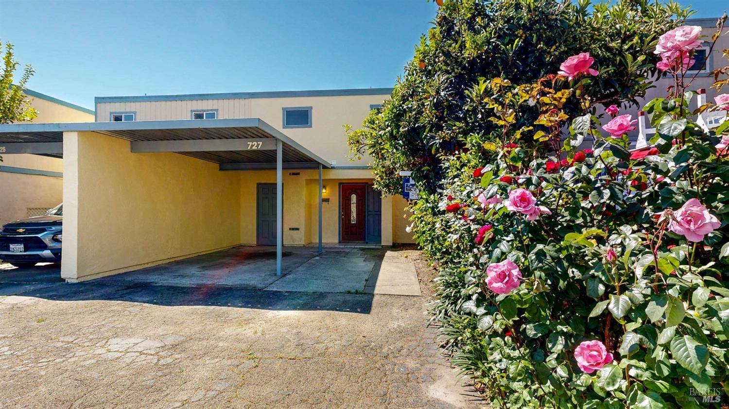 Detail Gallery Image 1 of 25 For 727 Rockwell Pl, Santa Rosa,  CA 95401 - 2 Beds | 1/1 Baths