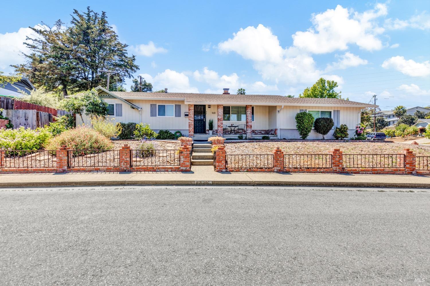 Detail Gallery Image 1 of 51 For 168 Bergwall Way, Vallejo,  CA 94591 - 3 Beds | 2 Baths