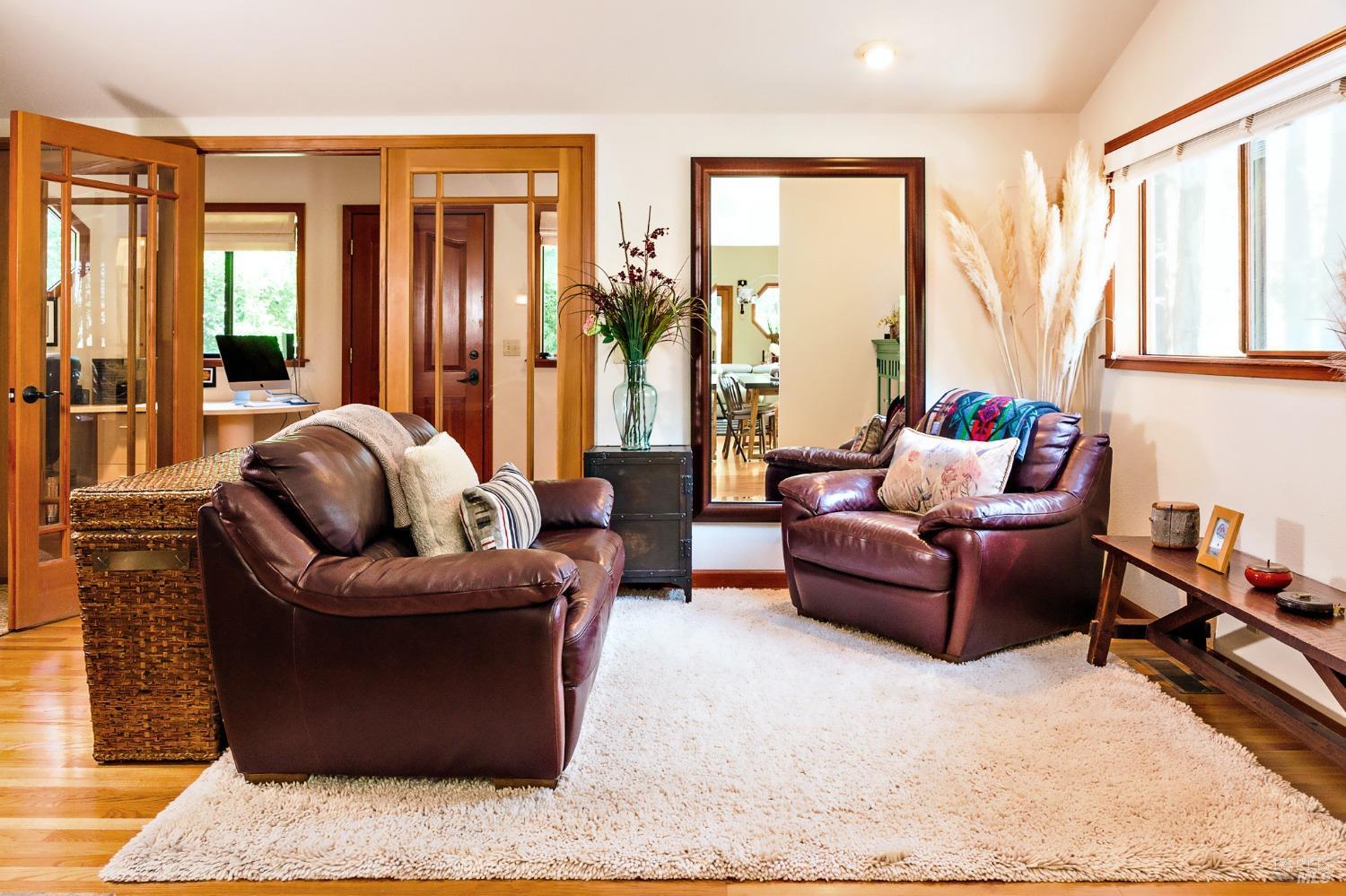 Detail Gallery Image 10 of 46 For 2859 Wallace Creek Rd, Healdsburg,  CA 95448 - 2 Beds | 2 Baths