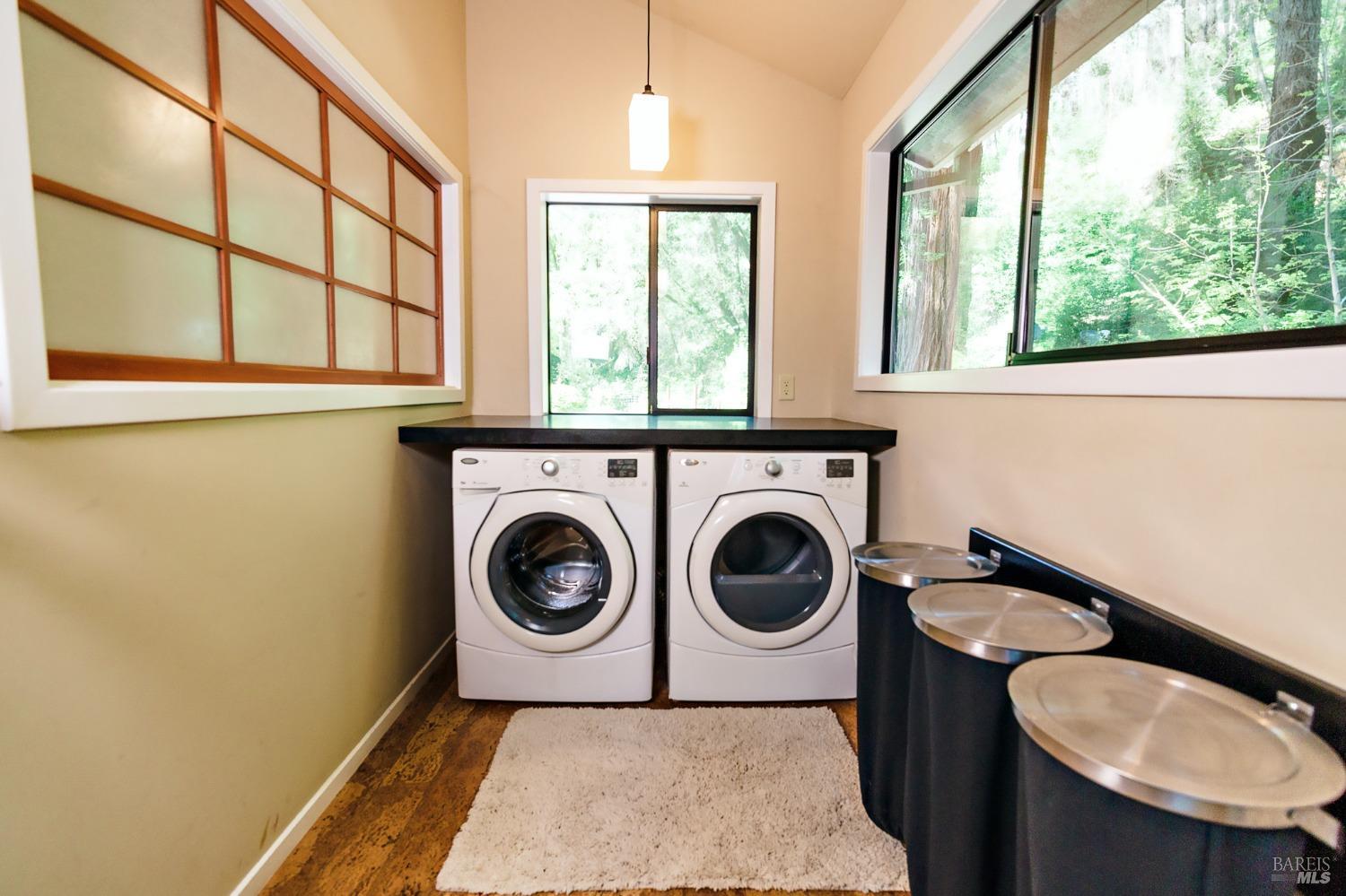 Detail Gallery Image 17 of 46 For 2859 Wallace Creek Rd, Healdsburg,  CA 95448 - 2 Beds | 2 Baths