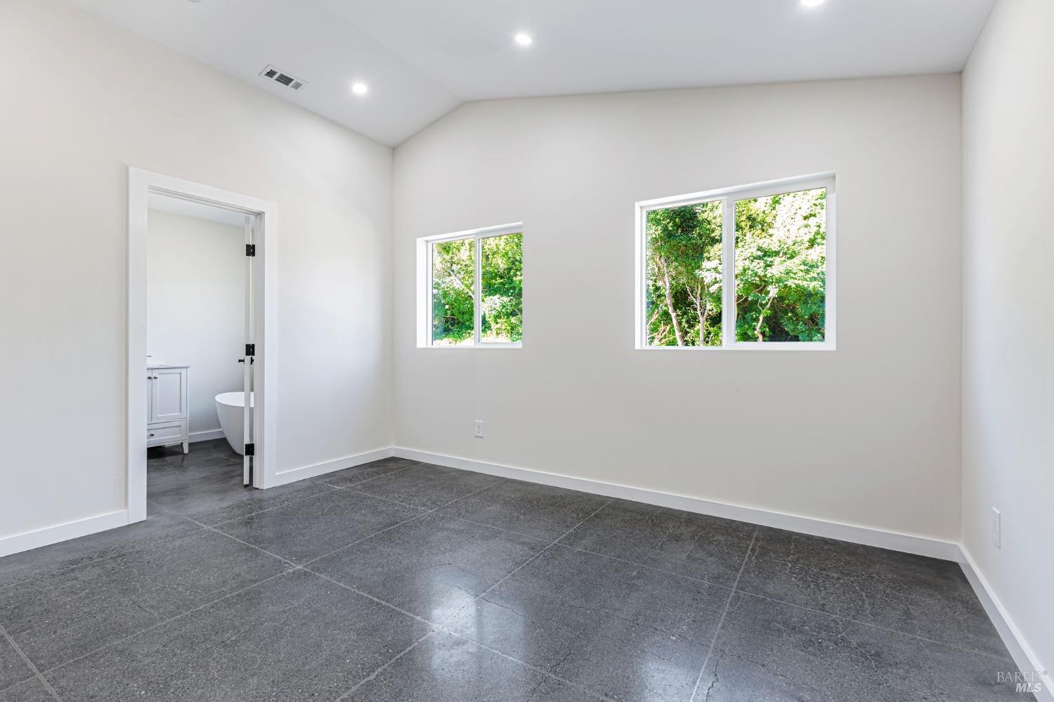 Detail Gallery Image 25 of 45 For 140 Lobo Vista Unkn, Novato,  CA 94947 - 3 Beds | 2/1 Baths