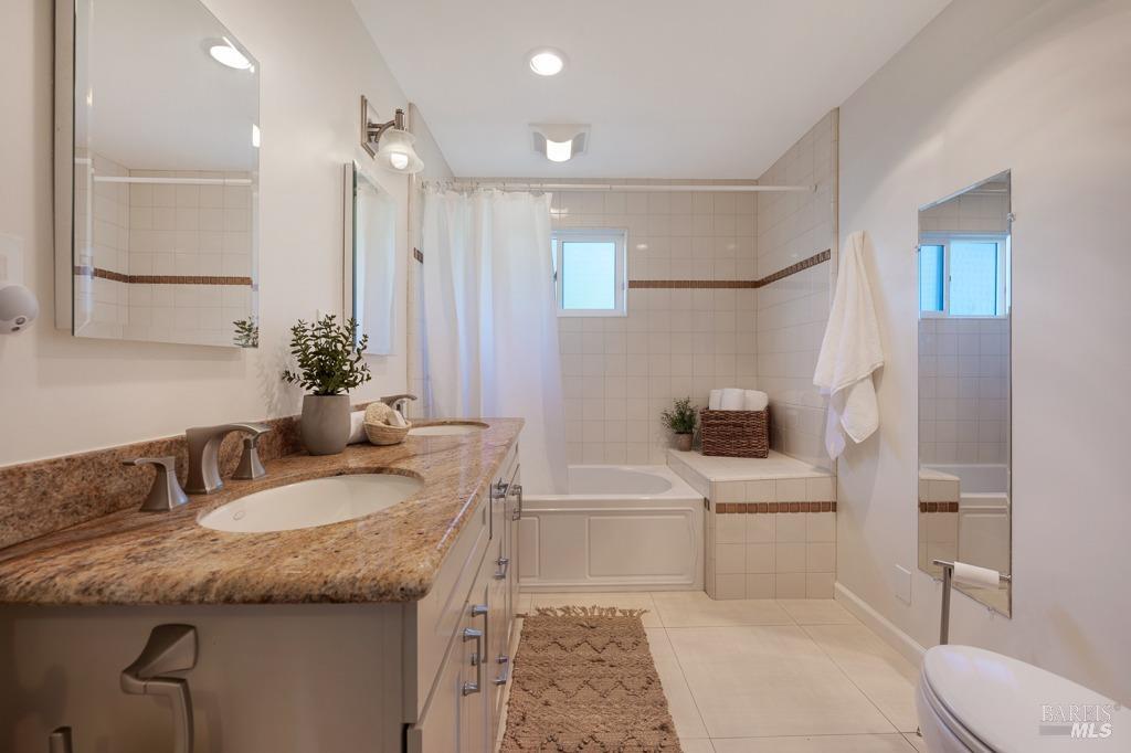 Detail Gallery Image 17 of 49 For 1021 Milk Barn Rd, Healdsburg,  CA 95448 - 3 Beds | 1 Baths