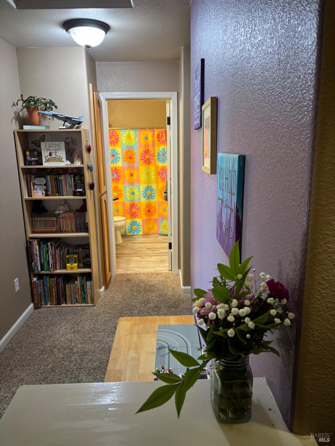 Detail Gallery Image 8 of 17 For 2322 Iroquois St, Santa Rosa,  CA 95403 - 3 Beds | 2/1 Baths