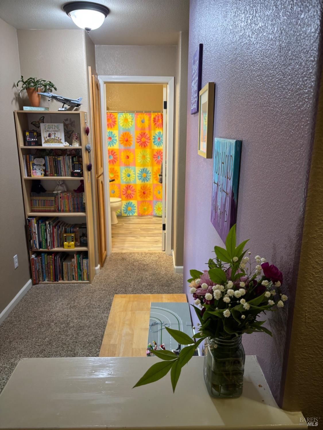 Detail Gallery Image 11 of 17 For 2322 Iroquois St, Santa Rosa,  CA 95403 - 3 Beds | 2/1 Baths