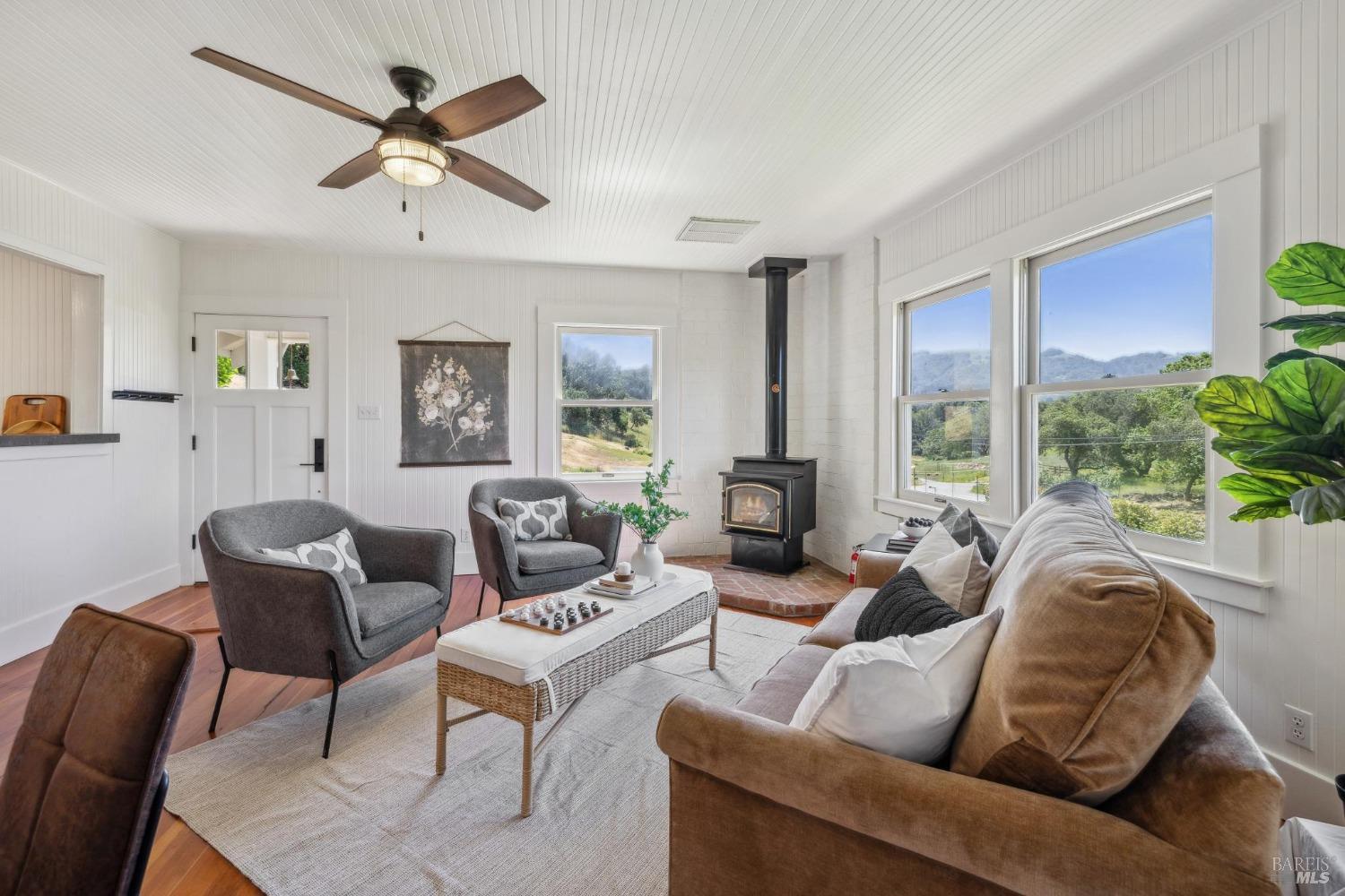 Detail Gallery Image 11 of 33 For 7129 Bennett Valley Rd, Santa Rosa,  CA 95404 - 3 Beds | 2 Baths