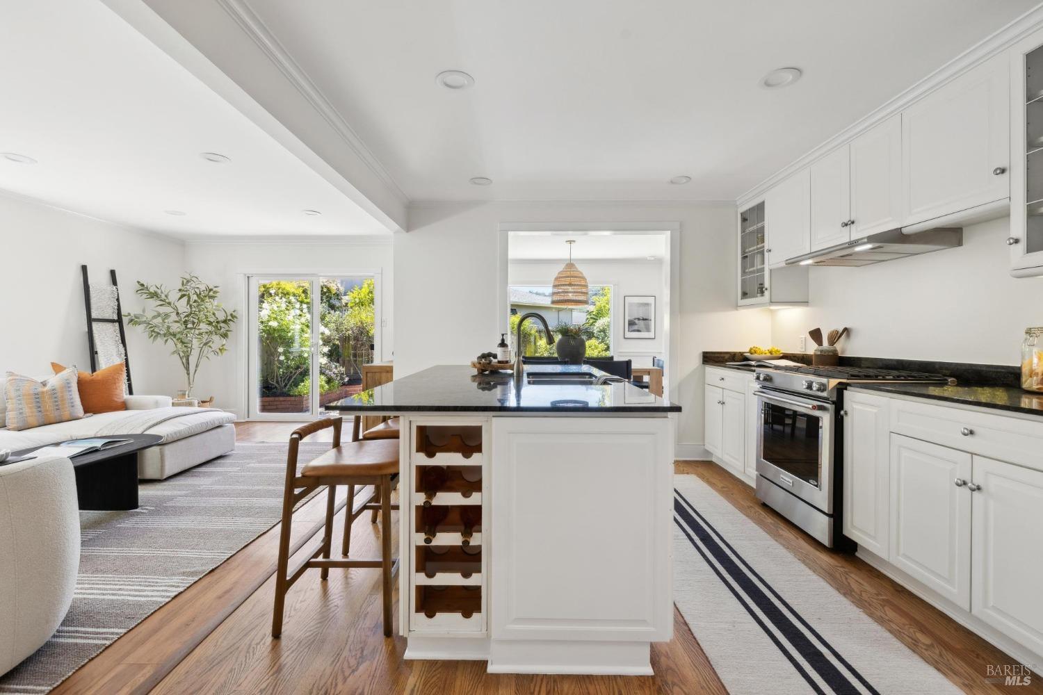 Detail Gallery Image 10 of 27 For 26 Flying Cloud Crse, Corte Madera,  CA 94925 - 3 Beds | 2 Baths